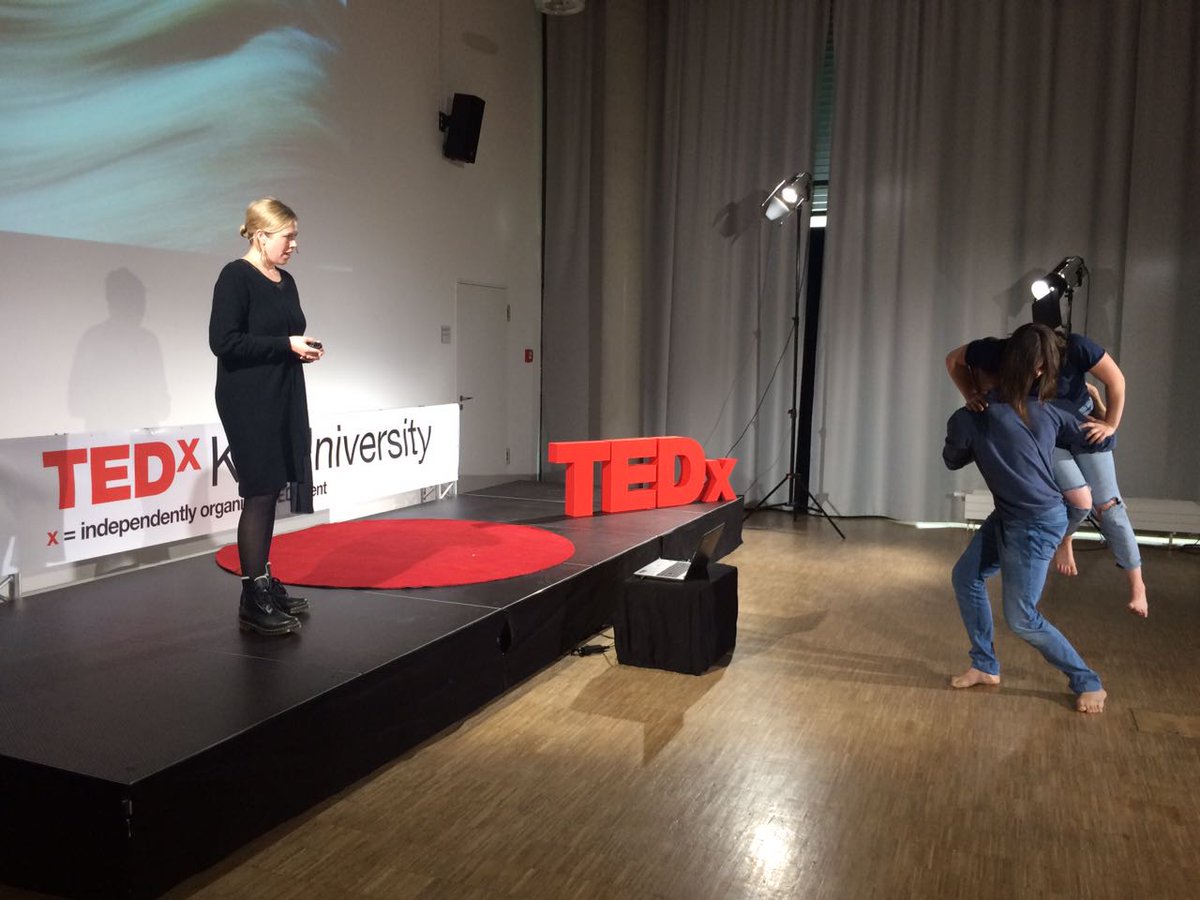 TEDxKielUni's tweet photo. Outstanding contemporary dance performance by two of Suse Tietjens dancers. If you don't know how to feel about contemporary dance, you might be just in the right mood for her talk!
#coloryourmind
#tedxkieluniversity
#tedxkieluni https://t.co/2lhJQeBwIA