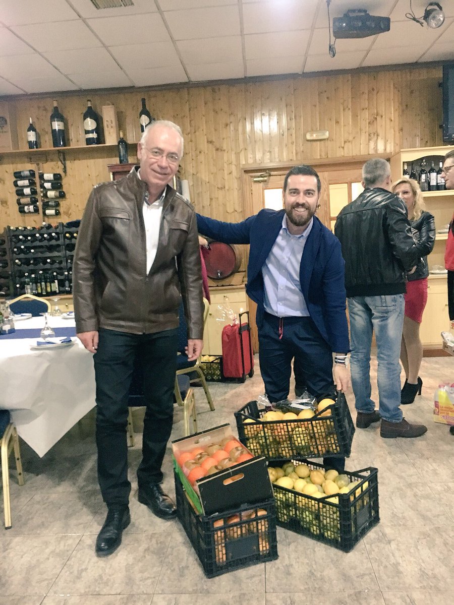 fran__san's tweet photo. Apoyo a nuestra Asociación Cruces de Mayo de #CabezodeTorres y a nuestras tradiciones! Felicidades por esta cena benéfica que reúne a tantos vecinos @regiondemurcia @navarro_corchon https://t.co/hyJYn8Cd60