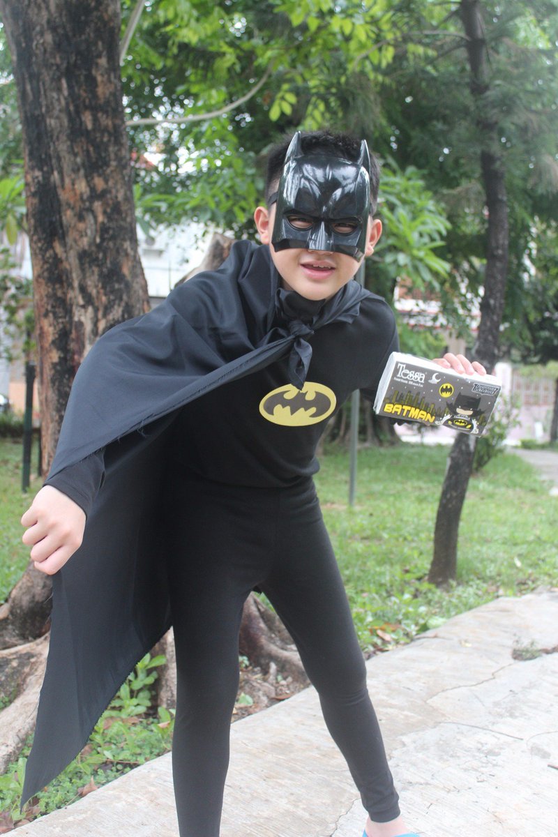 mk0071's tweet photo. @TissueYaTessa Keren banget design Justice League Tessa yang terbaru, aku paling suka Batman. @dd3w11  @YuliawatiGozali  @Azzahra_Imoetz @RianRainy  @GeraldiYosiah https://t.co/NZe60k8rPs