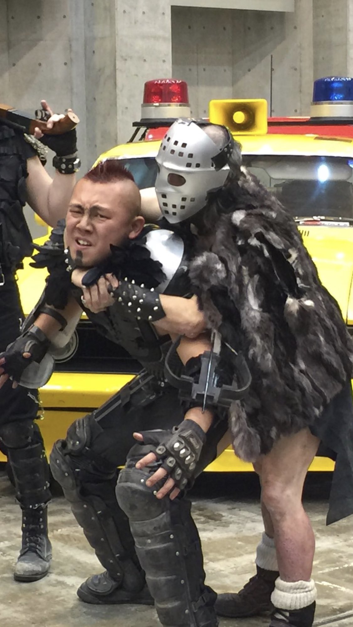 ロック近藤 Twitterissa ヒューマンガス様とウェズ 会場でヒューマンガス様見つけた時に んああああああああガス様ああああああああ って握手しに行って寒さについて話して記念写真タイムで騒ぎたくなっちゃうウェズを押さえ込んでくれてもう ロック近藤 Twitterissa ヒューマンガス様とウェズ 会場でヒューマンガス様見つけた時に んああああああああガス様ああああああああ って握手しに行って寒さについて話して記念写真タイムで騒ぎたくなっちゃうウェズを押さえ込んでくれてもう