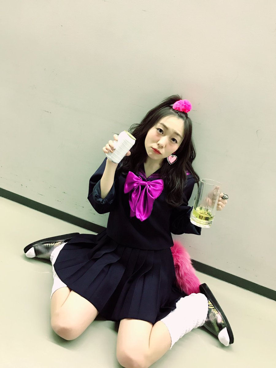 ニックネーム:ベロベロ 職業:ギャル（現役高校生） 年齢:26歳 好きな色