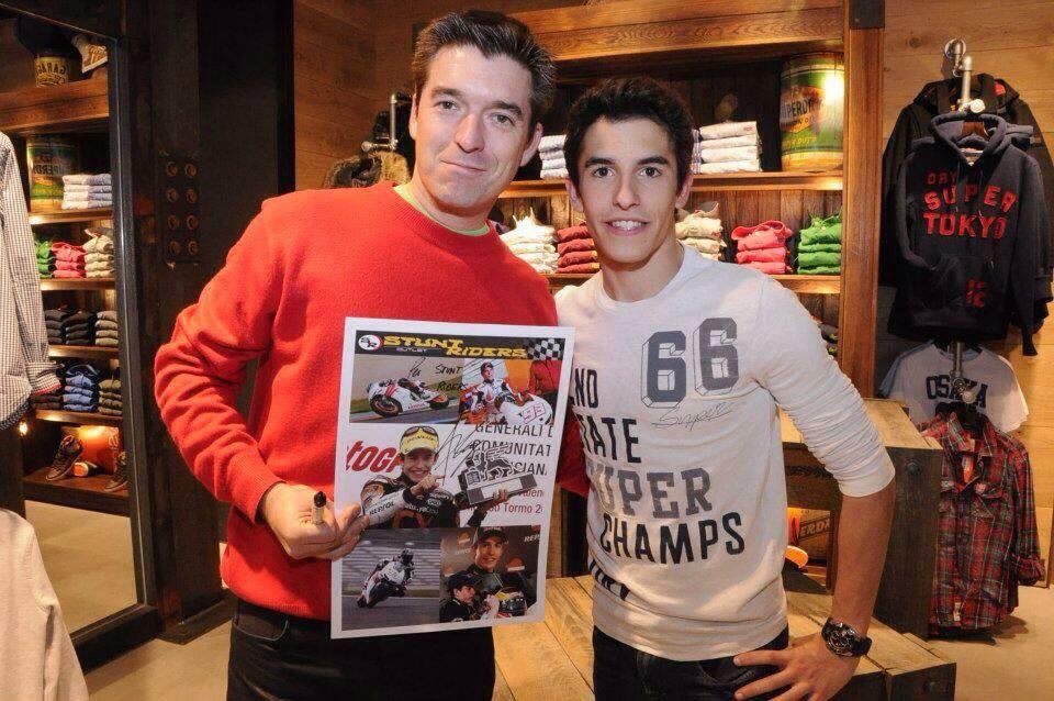 outlet_stunt's tweet photo. Felicidades @marcmarquez93
Desde esta foto no has dejado de ganar!
@Fer301176 @HRC_MotoGP @MM93fan 
#StuntRiders #Cheste 
#WorldChampion93 https://t.co/UxAg3qGKlX