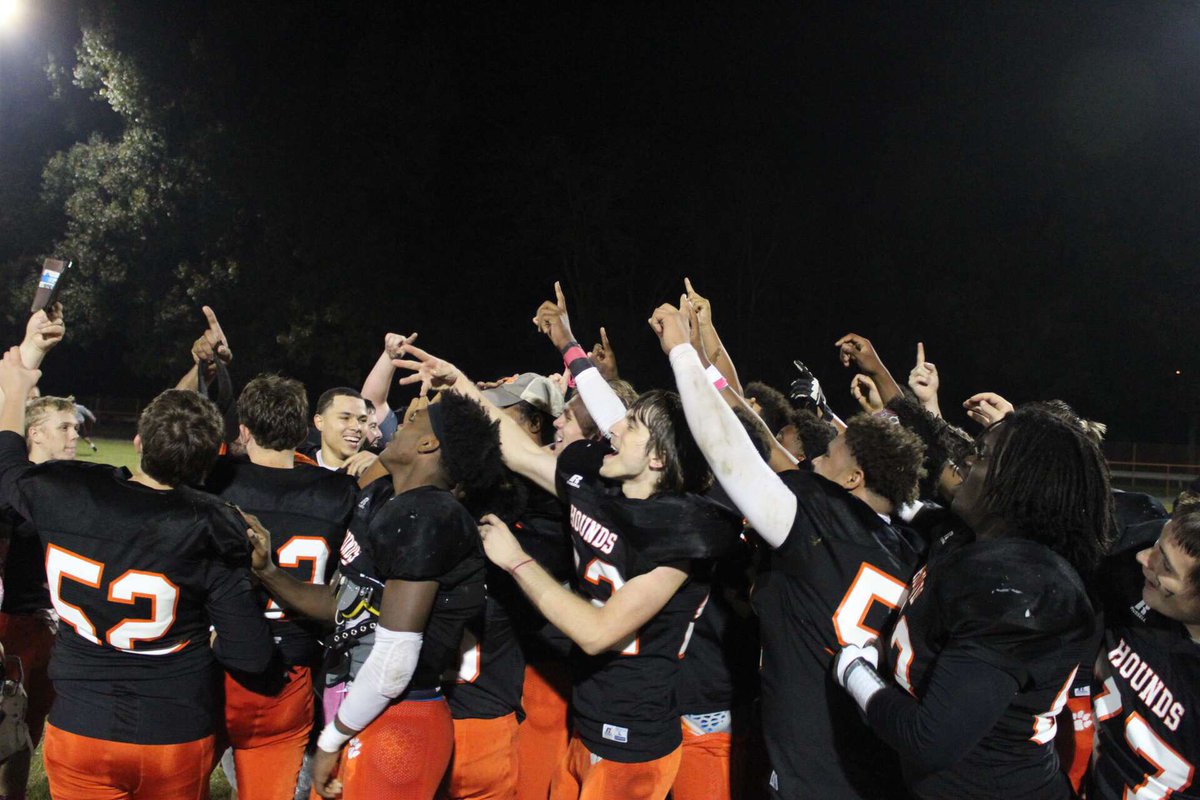 6uckethead3's tweet image. Can’t believe it ended this way 💔 .. I love all y’all man 😪🏈