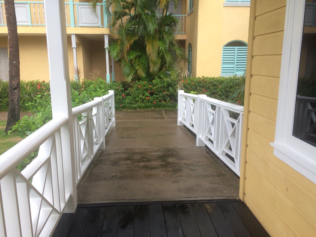 TheBreadBack's tweet photo. Jewel paradise cove championing accessibility! All spaces ramp accessible #Equality360 #Grungdem https://t.co/YBjT9qPC0q