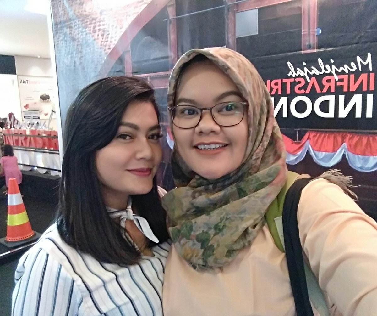 ririnriandini's tweet photo. Udah di Festival Citylink nih, demi acara keren #3TahunInfrastruktur 😎 https://t.co/zZgAROdPkd