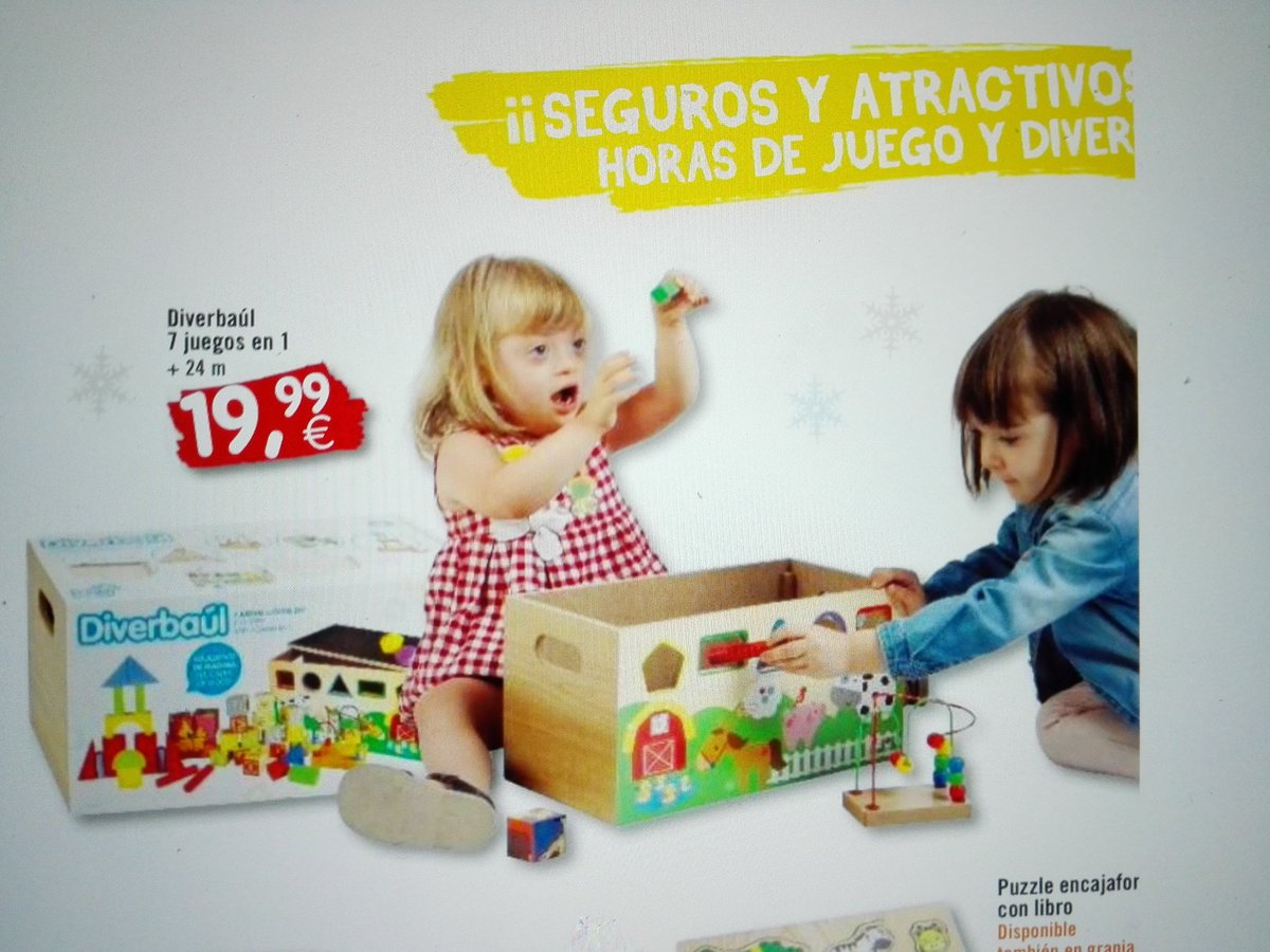 Garrosa's tweet photo. BRAVO por el catálogo de juguetes de @ToyPlanetSL. Pero miles de bravos. https://t.co/JoxOieq230