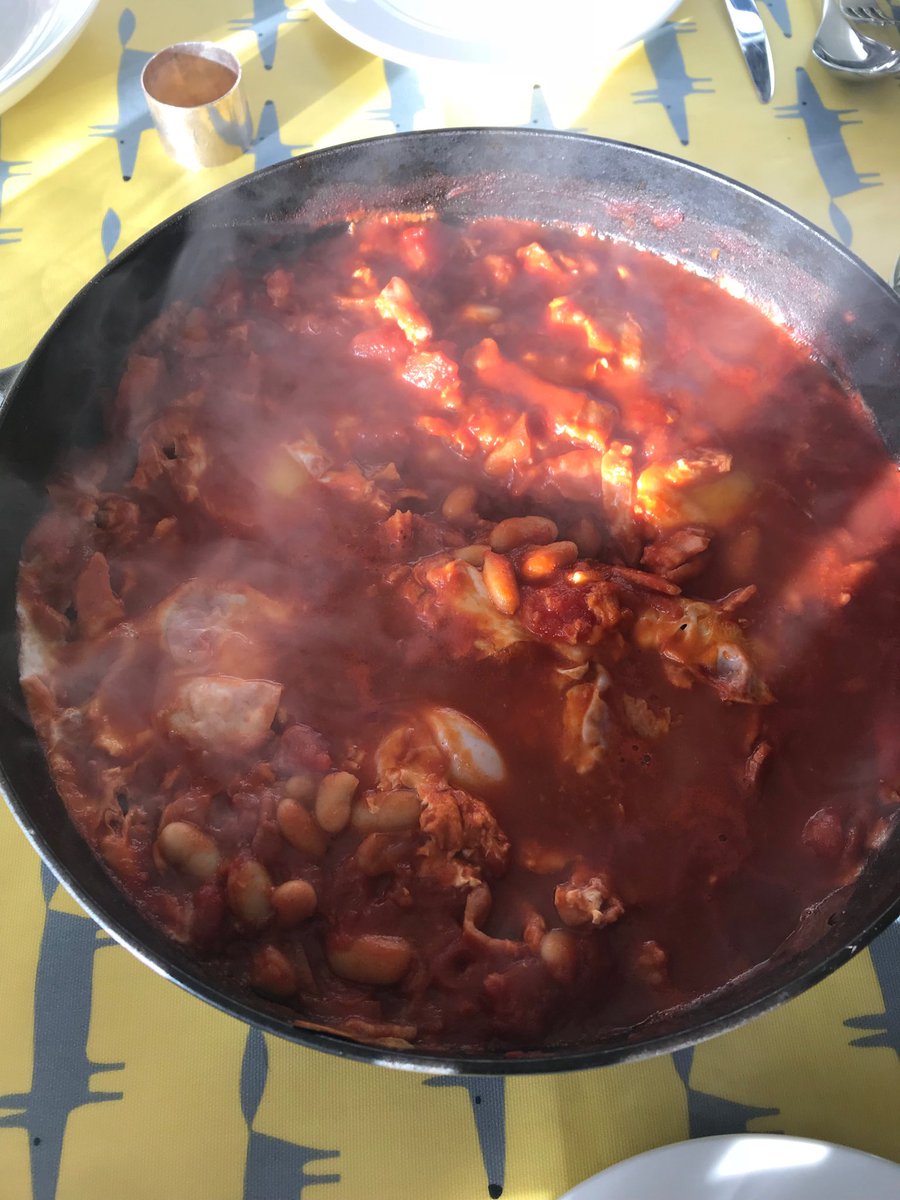 SimonMacf's tweet photo. Smoky bacon with eggs, beans &amp; chipotle #earlybrunch https://t.co/MtqnuYiWT4