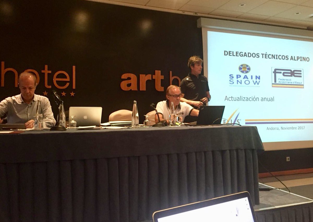 rfedinv's tweet photo. Éxito de convocatoria en el curso de delegados técnicos #FIS de alpino celebrado este fin de semana en @andorraworld_ad @FAEAndorra #RFEDI #spainsnow https://t.co/0hmWdZRyqv
