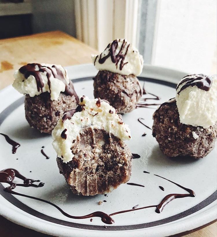 SupergoodBakery's tweet photo. Celebrate that it's the weekend with these AMAZEBALLS 😍❤️😍 Dress up and drizzle in choc, #yesplease https://t.co/ehwOIOZbWN