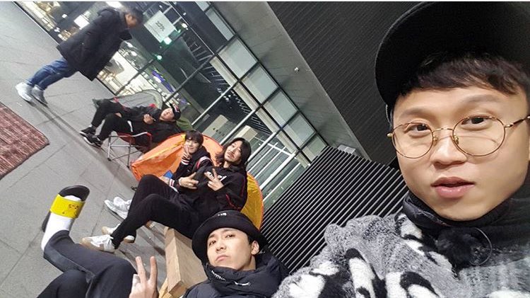 flighttoseoul's tweet photo. 171112 Park Sungkwang’s IG with Hongki

#NightGoblin #BehindCut #TigerJK #Tonight #6.30pm (t/n: KST) #JTBC #YBTeam VS #OBTeam And the winner is~~?? Be with us/tune in tonight 😍😍 https://t.co/0UKX6IW6KT