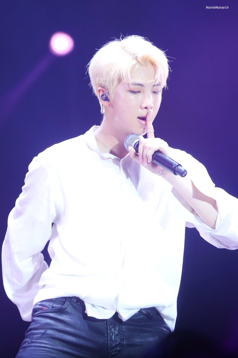 171104
#랩몬스터 #RM #RAPMONSTER #남준 #방탄소년단 #김남준 #BTS #RapMonster 
<a href="/BTS_twt/">방탄소년단</a>
