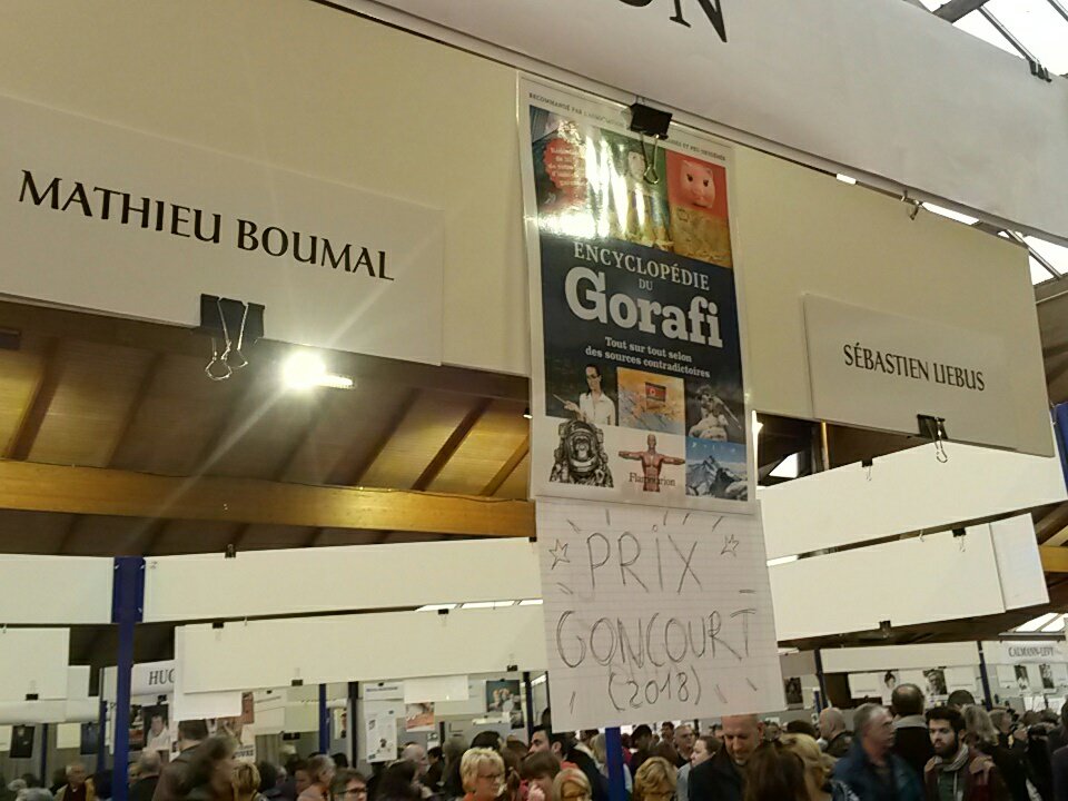 Montagnecorreze's tweet photo. Sur la Foire du livre, certains savent se vendre, avec humour ! #FDLB17 https://t.co/tjQD6whHUr