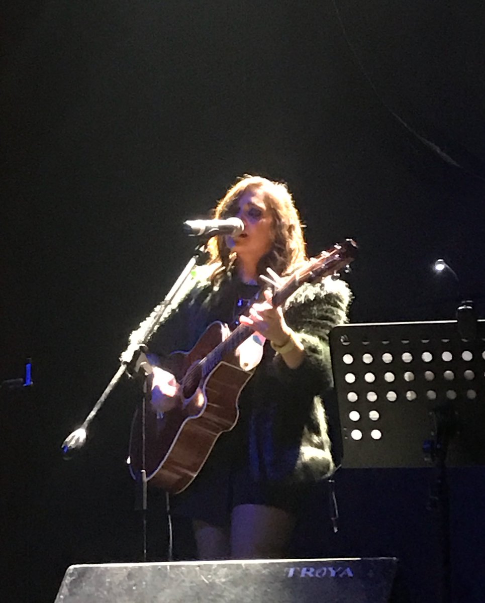DianaBarucha's tweet photo. Que increíble haber sido parte del inicio de algo tan chingon @cecyleos_ 👏🏻 10.11.17 ❤️#1raPresentación #Mty #AlDiablo https://t.co/wjJYFzaXGO