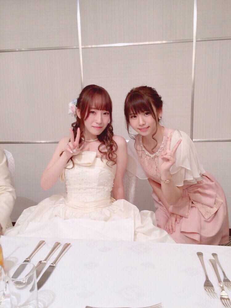 えなこ 8月表紙15誌 A Twitter 今日はしぃたん お友達 の結婚式でした O 遊ぶ時にトカゲのくぅたんをカバンに入れてきて見せてくれたのが懐かしい 笑 2人とも本当に幸せそうで 私も幸せな気持ちになった1日でしたv V
