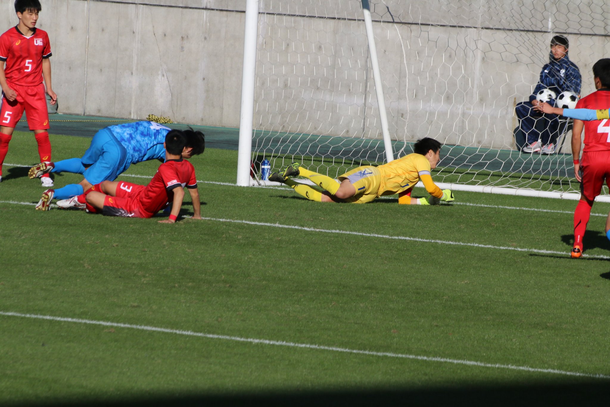 月光ながら 全国高等学校サッカー選手権 埼玉県大会準決勝 県立浦和東高校 １ｰ２ 県立浦和西高校 試合終了 浦和西が逆転勝利で決勝戦進出 埼玉予選の決勝は総体予選に続いて昌平vs浦和西に決定 Twitter