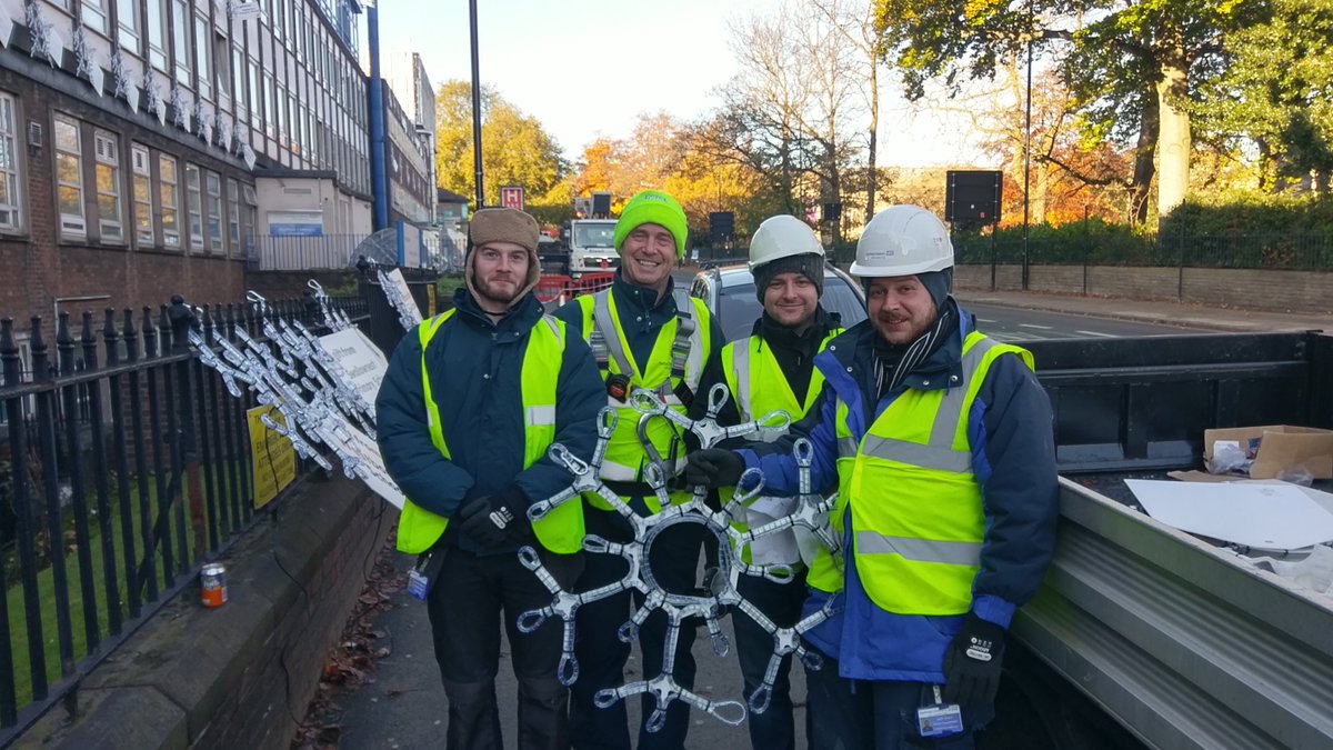 TchadWestern's tweet photo. @SheffChildrens #worksteam hard at work on this special day putting up #2017Snowflakes sponsored by @SheffCouncil #SheffieldSchools #SheffieldisSuper https://t.co/ZxX0lJ0Cnb