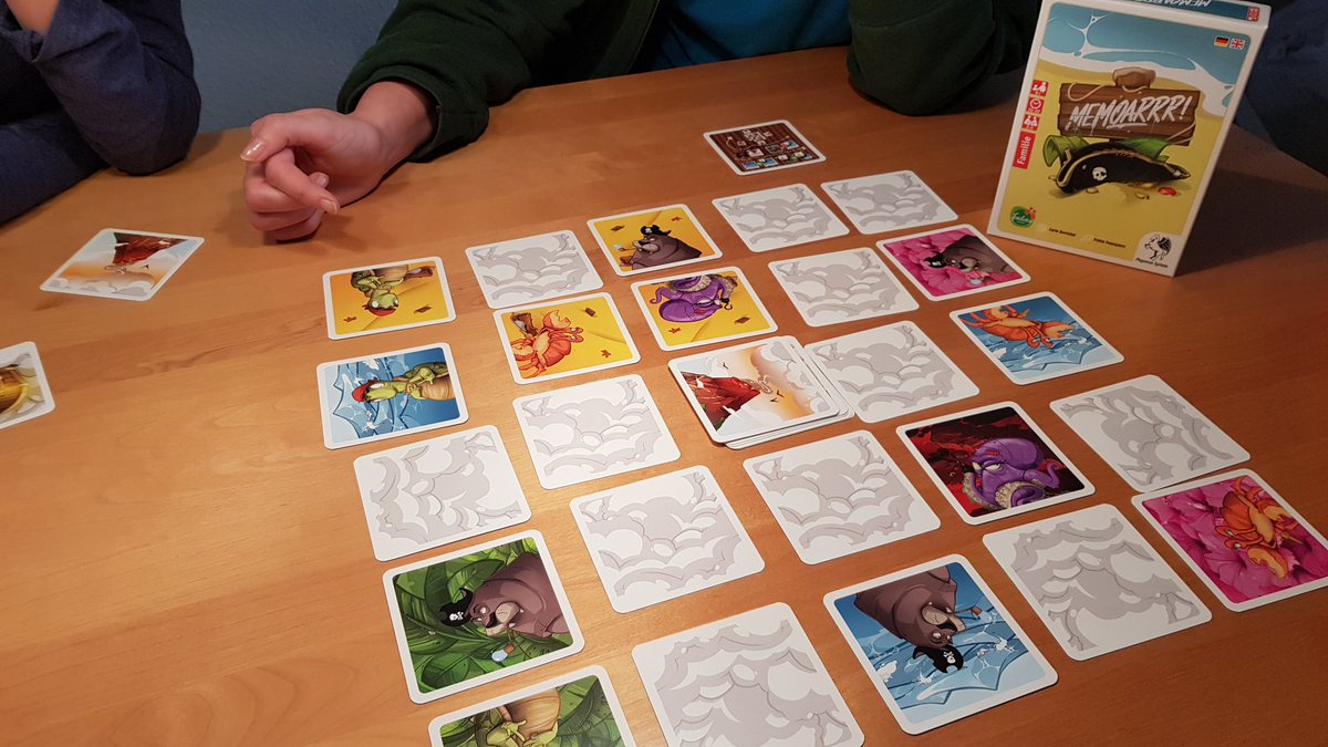 Poeppelschieb3r's tweet photo. Zum ersten mal #Memoarr
Gefällt mir gut! Vor allem mehrere Runden mit der gleichen Verteilung, macht's umso ärgerlicher, wenn man nichts auf die Reihe kriegt! 😉
@spielwiese @pegasusspiele https://t.co/3ogNdGwQwW