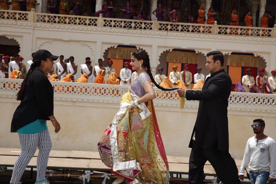 Iftykhan15's tweet photo. #2YearsOfPRDP #Nov12 #PremRatanDhanPayo
@BeingSalmanKhan @sonamakapoor https://t.co/kO6F25WYa8