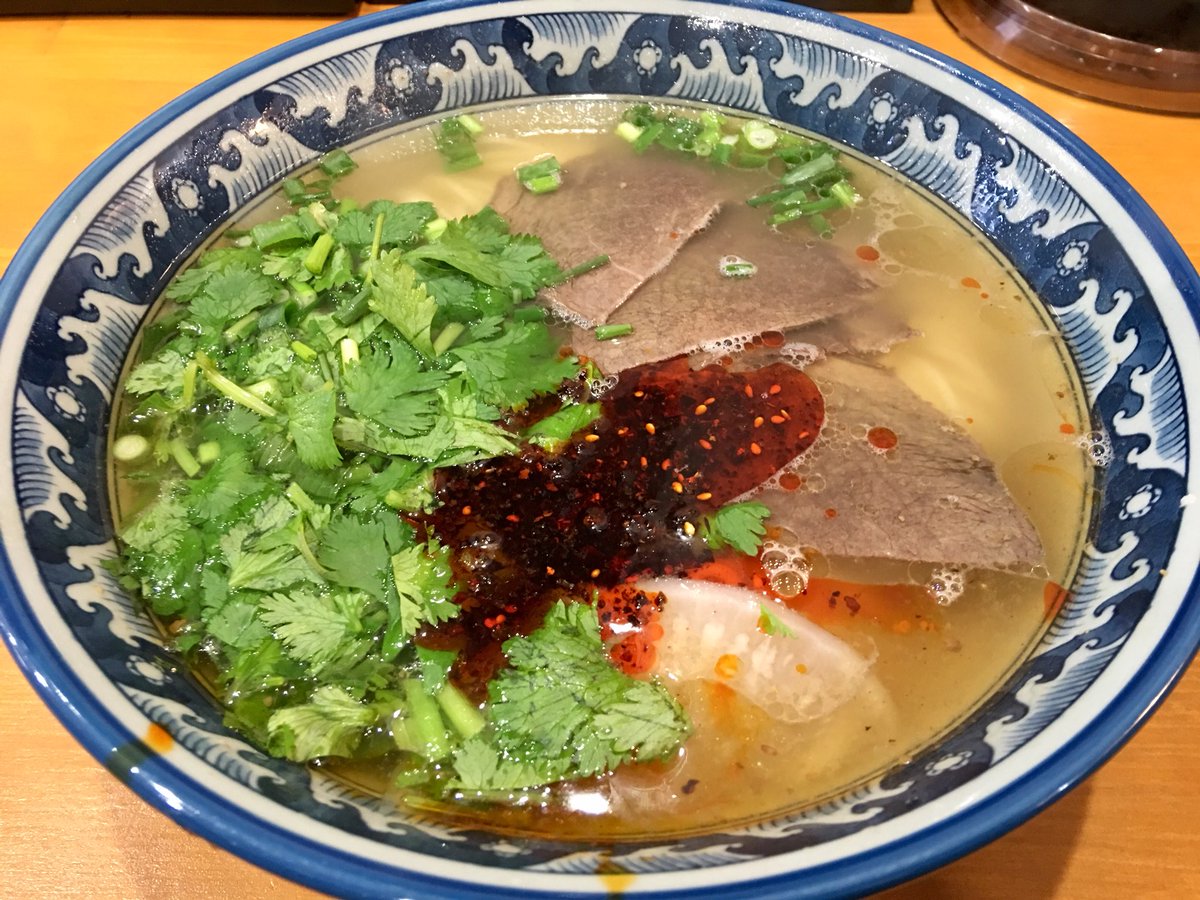 Naruto A Twitter 157 火焔山 池袋にて漢方入り蘭州ラーメン ラム肉の串焼き 中国語が飛び交う店内 牛骨と牛肉を煮込んだスープとのこと とってもアッサリとしたスープ 漢方感はなく食べやすい パクチーは苦手だが食べやすい ラー油はそこそこ入っていて結構 Naruto A Twitter 157 火焔山 池袋にて漢方入り蘭州ラーメン ラム肉の串焼き 中国語が飛び交う店内 牛骨と牛肉を煮込んだスープとのこと とってもアッサリとしたスープ 漢方感はなく食べやすい パクチーは苦手だが食べやすい ラー油はそこそこ入っていて結構