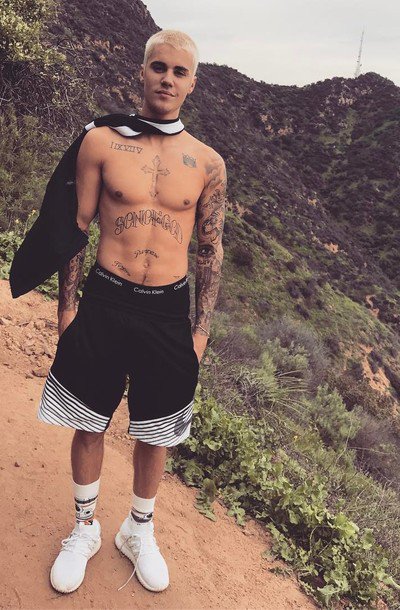 lucius_diablo's tweet photo. Let's go #beliebers comment down #EMABiggestFansJustinBieber and RT this https://t.co/uUURT9VA1F