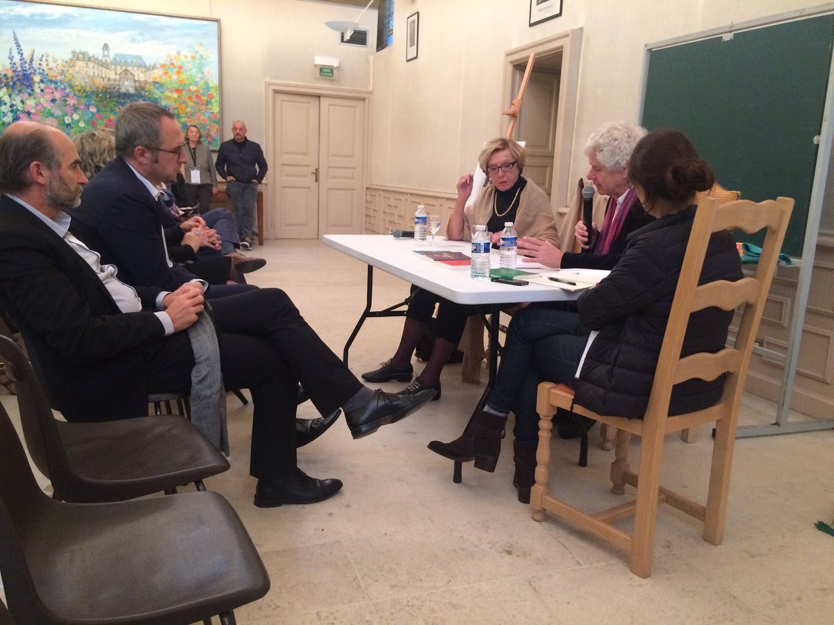 TanguyOllivier's tweet photo. Deux Académiciens débattent de l'écriture inclusive à la mairie de Brive #Fdlb17 https://t.co/L6BXClRbF6