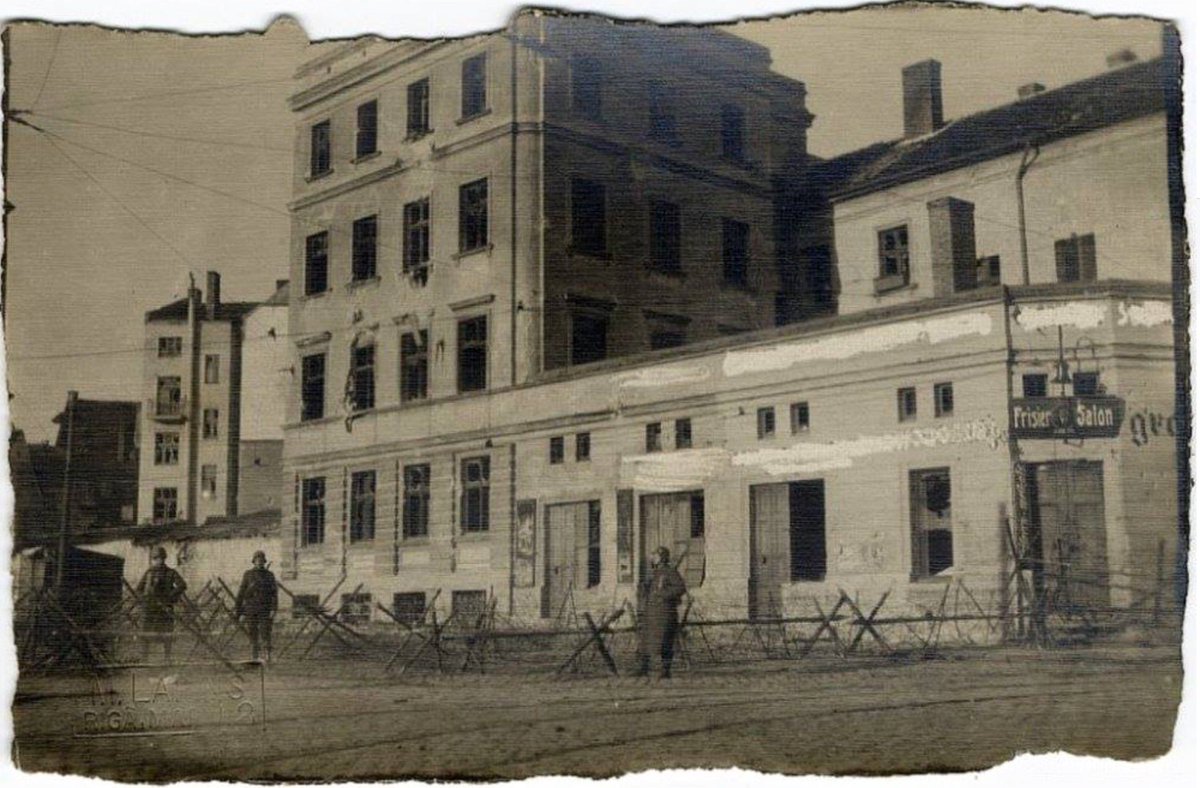 Sveiciens Lāčplēša dienā. Dizaineru un kopīraiteru gals jau ir, projvadu vēl nav uzbūvēts.