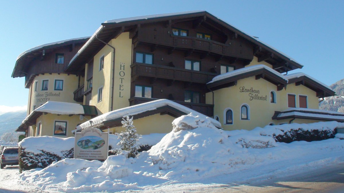 LastMinuteSuper's tweet photo. Goedkoop naar de winterspot, naar het mooiste winterdal:

Ferienhotel Landhaus Zillertal heeft prachtige aanbiedingen.
https://t.co/GqN8ApOjzT https://t.co/4xYyRMH6qF