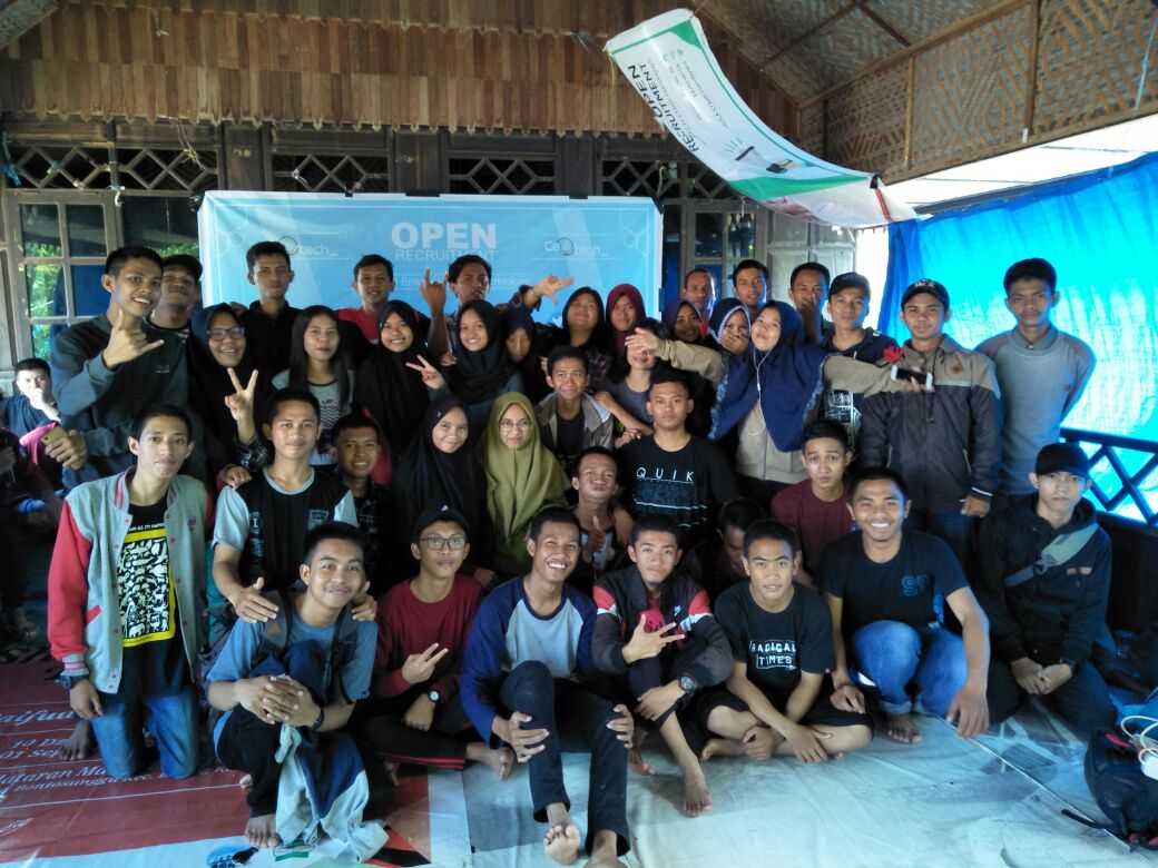 ceotech_stmikh's tweet photo. Selamat kepada peserta yang telah dikukuhkan sebagai MEMBER Ceotech di Open Reqruitment. Tanjung Bayang, 12 nov 2017.
#CEOTECH
#OR2017 https://t.co/wi2G32V7zv
