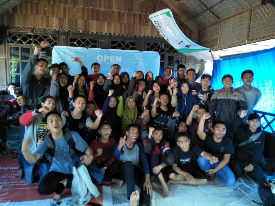 ceotech_stmikh's tweet photo. Selamat kepada peserta yang telah dikukuhkan sebagai MEMBER Ceotech di Open Reqruitment. Tanjung Bayang, 12 nov 2017.
#CEOTECH
#OR2017 https://t.co/wi2G32V7zv