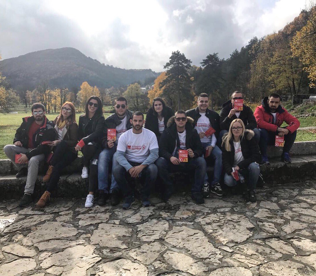 SD_CRNAGORA's tweet photo. Omladina Socijaldemokrata Bara na Cetinju - Da Prijestonica bude PRVA! #broj4 #izbori2017 #OSDBR https://t.co/76G0HDspUW
