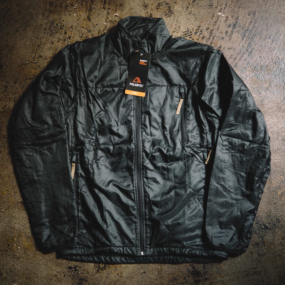 TAROCK_TOKYO's tweet photo. 【入荷商品】
patagonia MARS Level 3A JACKET
¥33000+tax

すでに4枚売れてしまったので、残りは各色1点ずつとなります。
SIZE M https://t.co/OKX1MLbN1F