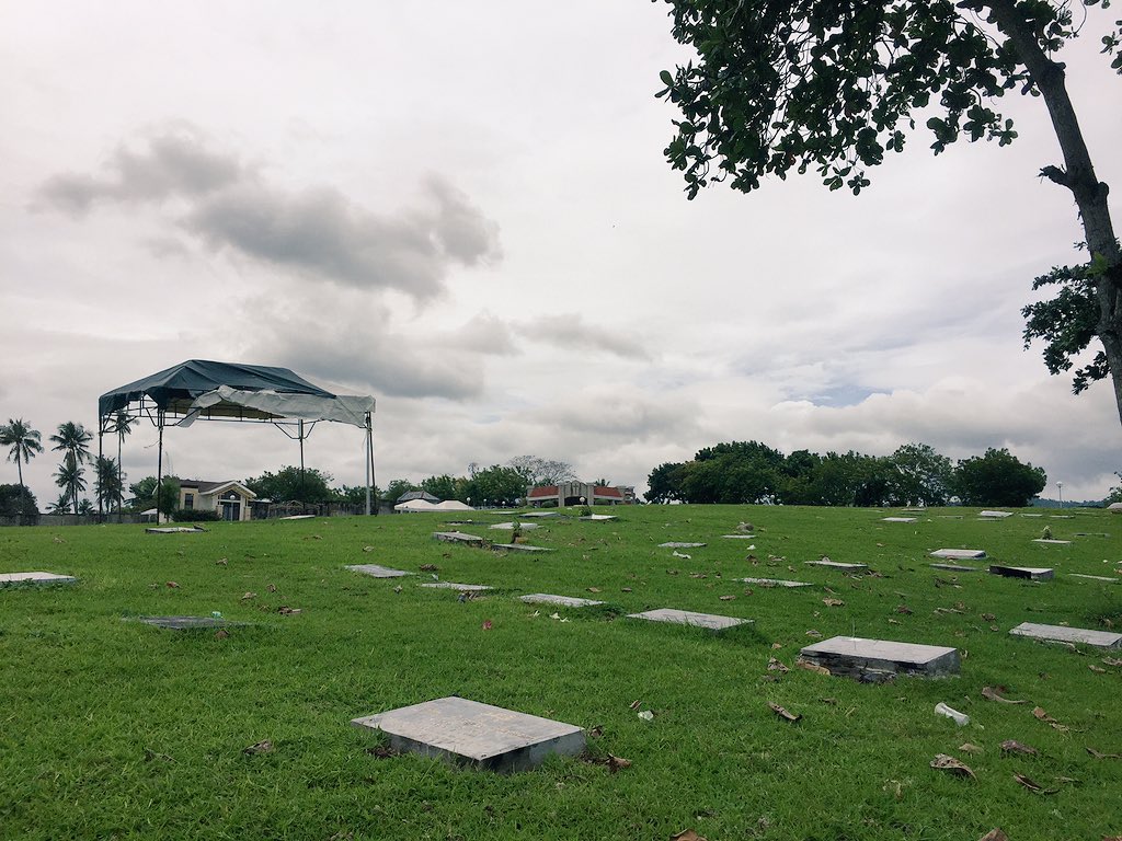waffleguyy's tweet photo. Better late than never #Undas2017 https://t.co/mU0lQy87WH