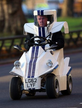 QuirkyRides's tweet image. This looks like @JeremyClarkson. We'd look pretty #narked too if we had to #drive whatever this is.