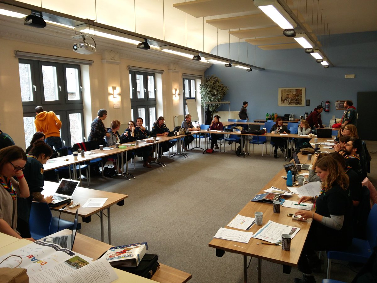 DenisMortier's tweet photo. Le Forum du Mouvement est lancé ! C'est parti pour une journée passionnante d'échanges et de discussions ! #GuidesBE @GuidesBe https://t.co/AIgC4SGi6P