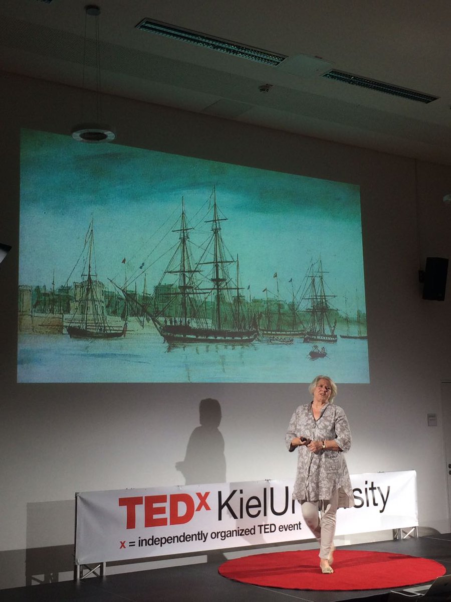 TEDxKielUni's tweet photo. If you ask Inge SchrΓΆder about her profession, she doesn't know how to answer, as she did so many things. Today, she tries to spark our imagination with the question:
"What, if Charles Darwin had been a woman?"
#coloryourmind
#tedxkieluniversity
#tedxkieluni https://t.co/0jPB8gL5oL