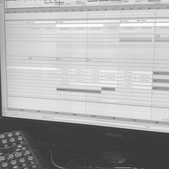 VersusLabel's tweet photo. #studio #time #new #project #house #futurehouse #lionfield #roma #rome #italia #italy #cambros https://t.co/ppWfb3RVqN https://t.co/xnxGPSL0Km
