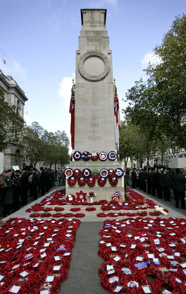 Galvin_brothers's tweet photo. To live in hearts we leave behind is not to die.
#RememberanceSunday #Rememberance2017 https://t.co/z2eZlxows3