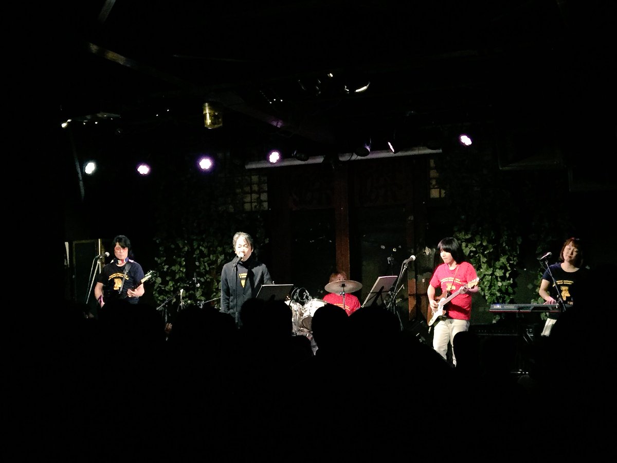 The Mayflowers V Twitter オレンジズ のジェフさん ネロさんにお誘い頂きまして 瞳みのる ザ タイガース 二十二世紀バンドを観に磔磔へ ひたすらピースフルで楽しいライブでした ジェフさんのベース ネロさんのブルージーなギターが オレンジズとまた The Mayflowers V Twitter オレンジズ のジェフさん ネロさんにお誘い頂きまして 瞳みのる ザ タイガース 二十二世紀バンドを観に磔磔へ ひたすらピースフルで楽しいライブでした ジェフさんのベース ネロさんのブルージーなギターが オレンジズとまた