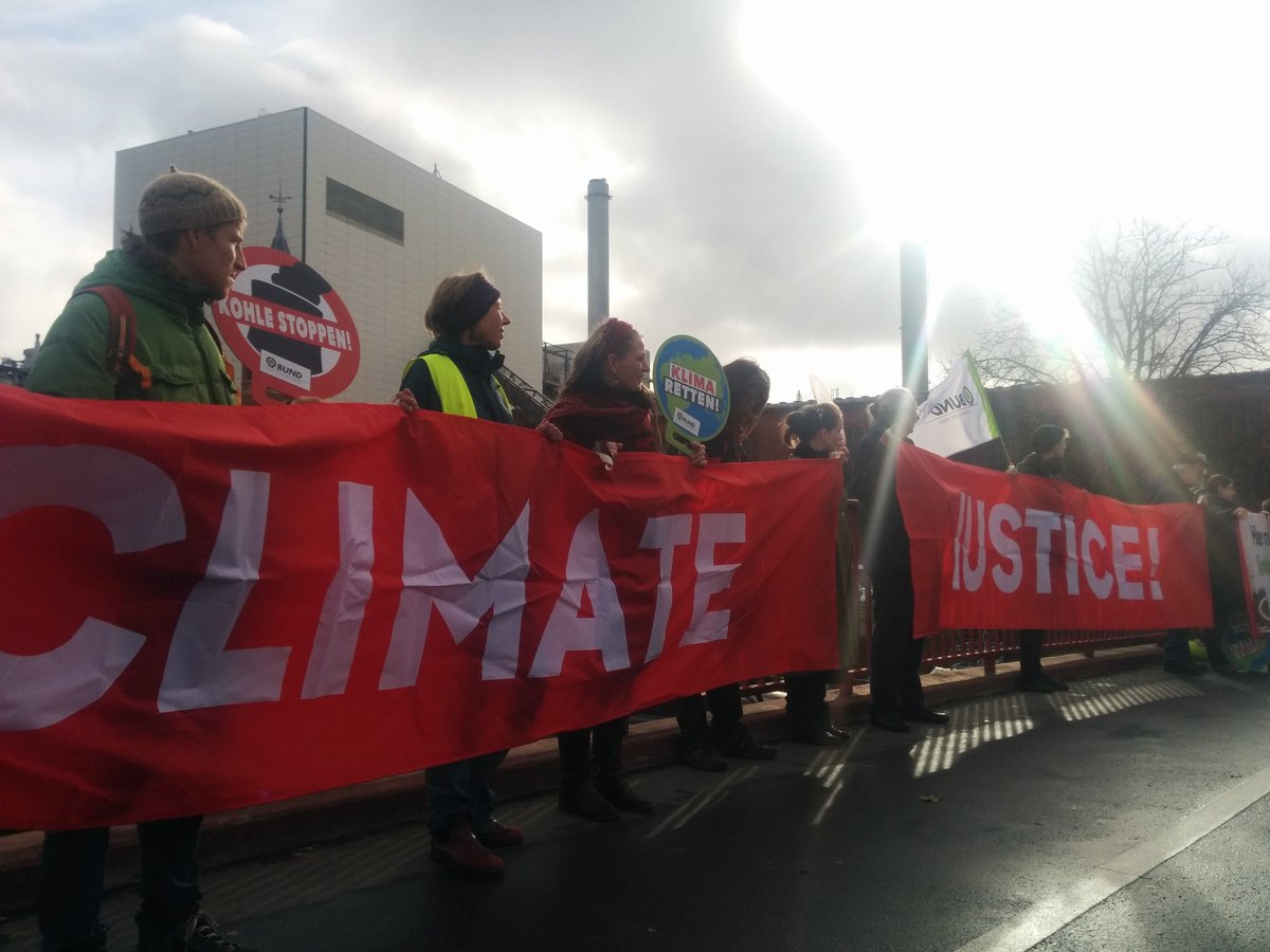 greenpeace_bln's tweet photo. Climate justice geht nur mit #Kohleausstieg. In Berlin, in Deutschland und weltweit. #BerlintoCOP23 #COB1 https://t.co/8m6xD3EOnK