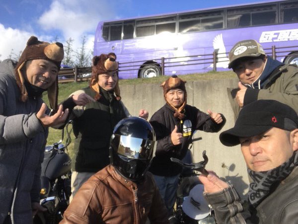 TOMPY93767981's tweet photo. 今日は那須でモトブロガーコラボしてきました♪( ´▽`)
とても楽しい一日でした!!
#forumeast #おケンケン&ボビー #ちかばらいだー #しまこー #TOMPY https://t.co/YzgxORnsAj