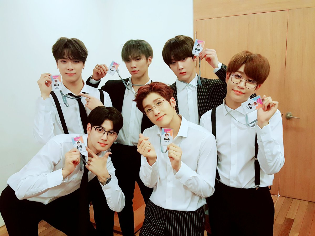 offclASTRO's tweet photo. 오늘 첫 팬싸 너무너무 즐거워따요!!ㅎㅎ 오늘 와주신분들 너무 감사드리고!!
다음 컨셉은 무엇일지 기대해주세요~저희도 열심히 고민해서 정할게요~ 
즐거웠다 아스트로상사💕🐶 
#ASTRO #니가불어와 #첫팬싸 https://t.co/EkbFSmMQ6U