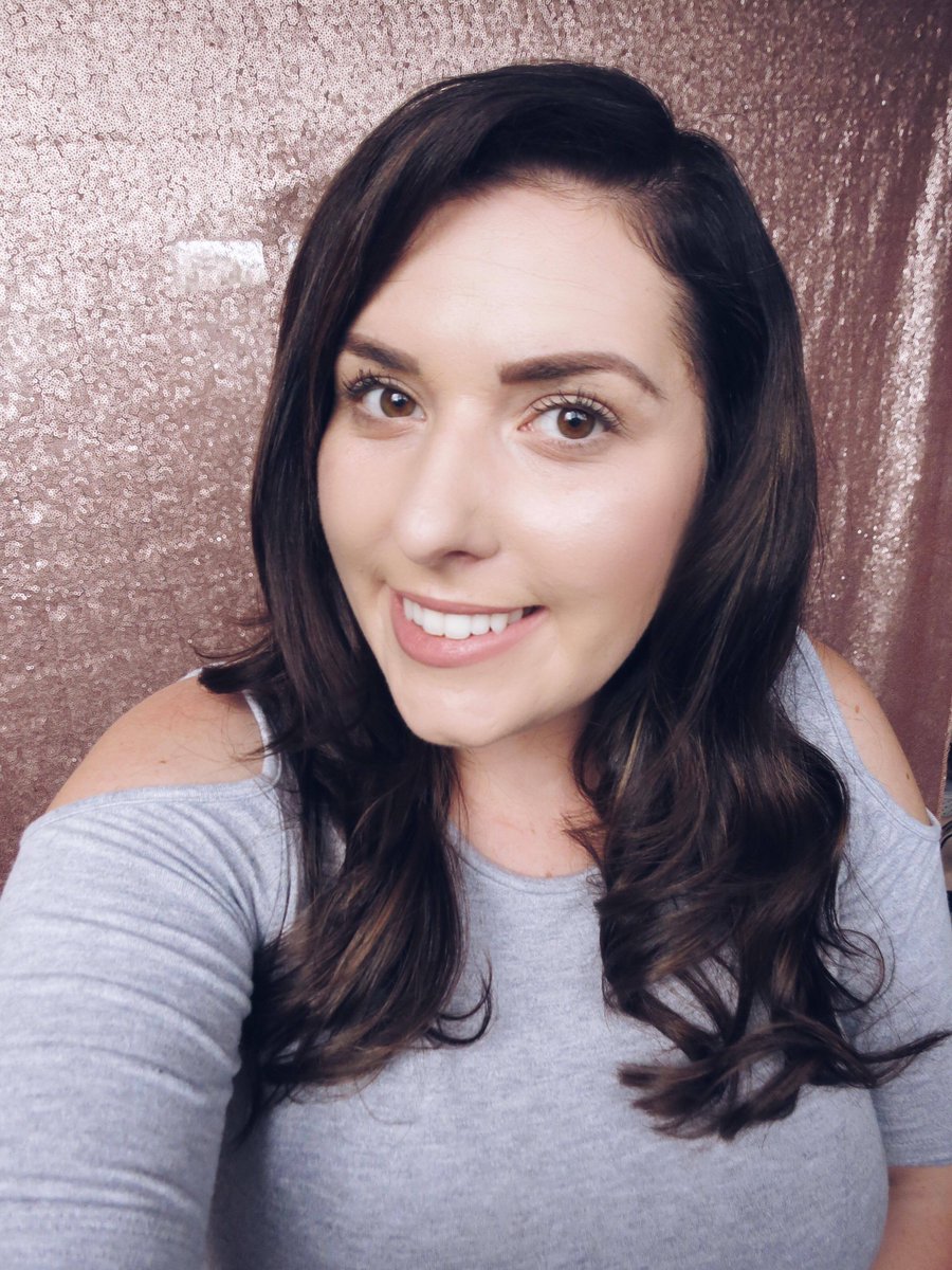 passionatelysar's tweet photo. Have you checked out my latest hair tutorial? I show you how to make soft, natural curls with the new @ghd Platinum Styler! Check it out here https://t.co/PmoGMVSVT4 https://t.co/6MBgTqnfDT