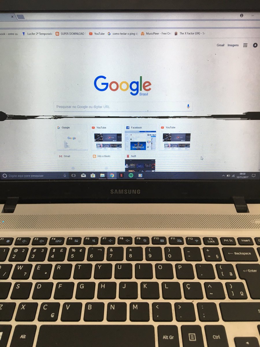 rosanatorres's tweet photo. E essa desgraça na tela do meu notebook ? 😭😭 https://t.co/ZQYvqgxL2x