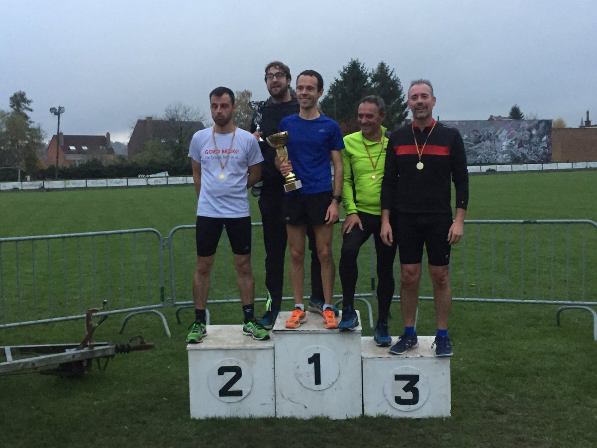 JanFoulon's tweet photo. 3 plaats #Assacross #MemorialVandewattyne #Ronse met collega Joris en Ignace https://t.co/N04sSkFufM