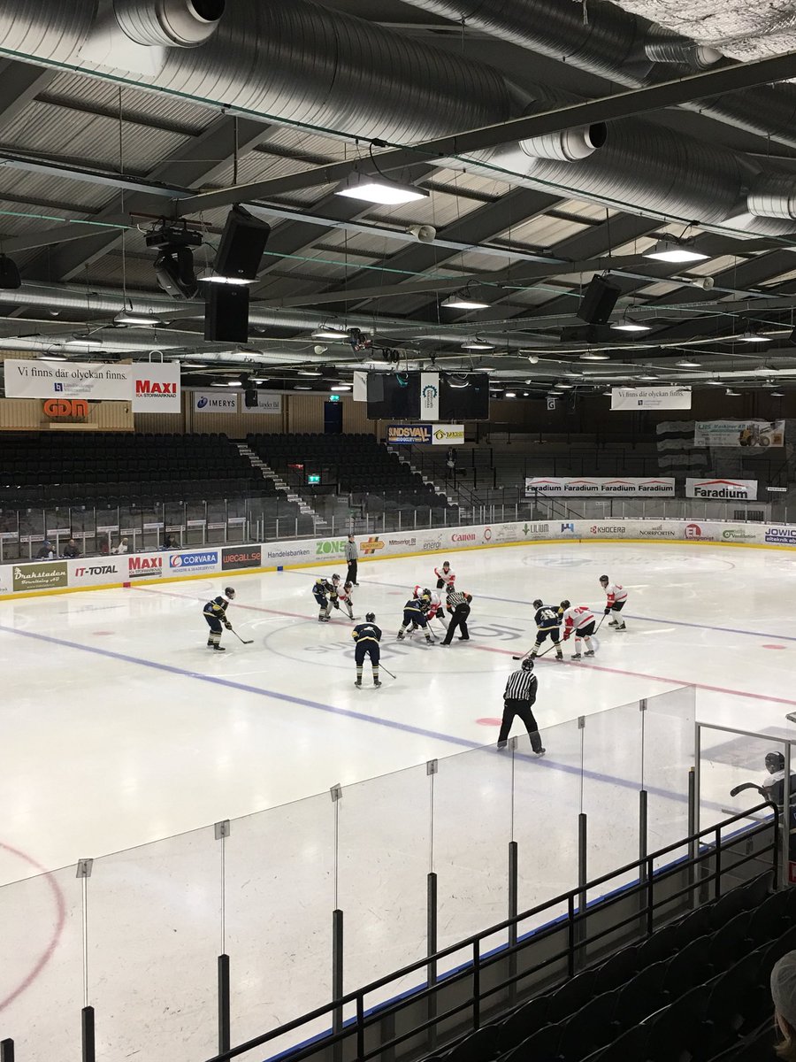 brooklyntigers's tweet photo. Idag gästar J-20 Sundsvall 👍😃🏒#btj20 #brooklyntigers https://t.co/FxGaUlgrfA
