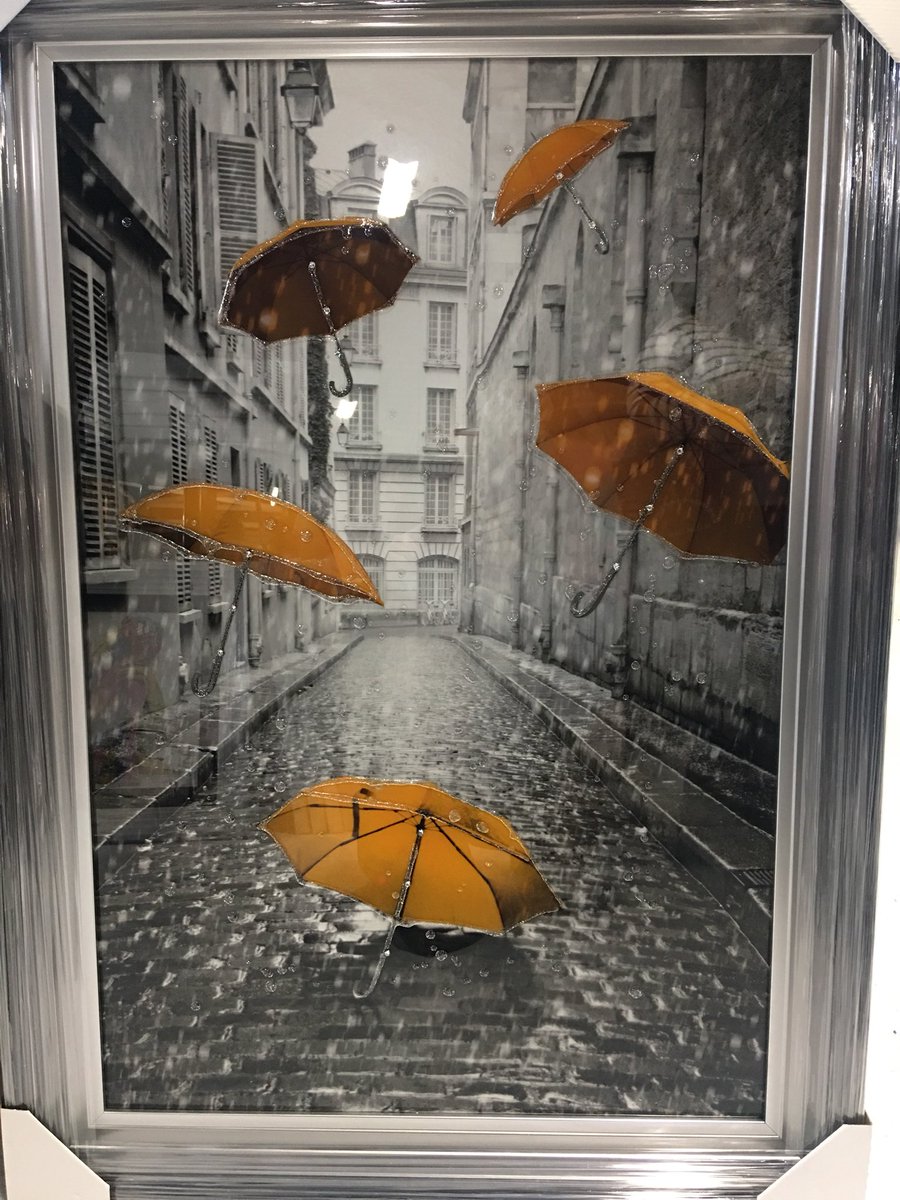 ShukerInteriors's tweet photo. First things first, Rememberence Sunday. Lest we forget all the forgotten angels ♥️
.

Yesterday was a great day at the Home show. Our favourite spot was definitely this unique picture. The colour is so very relevant right now. Pictures from @fab_home_interiors https://t.co/flVDw1uvNL