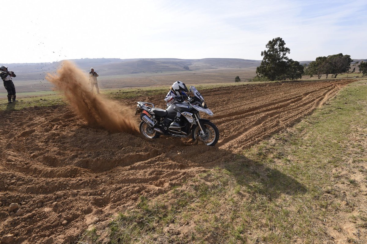 BMWMotorradUK's tweet image. Next week we take off our helmets to the GS girls who show us what it means to have the #spiritofGS.

Join us from 13-17 November for the action-packed #GSTrophy Female Qualifier in sunny #SouthAfrica. 

gstrophy.com