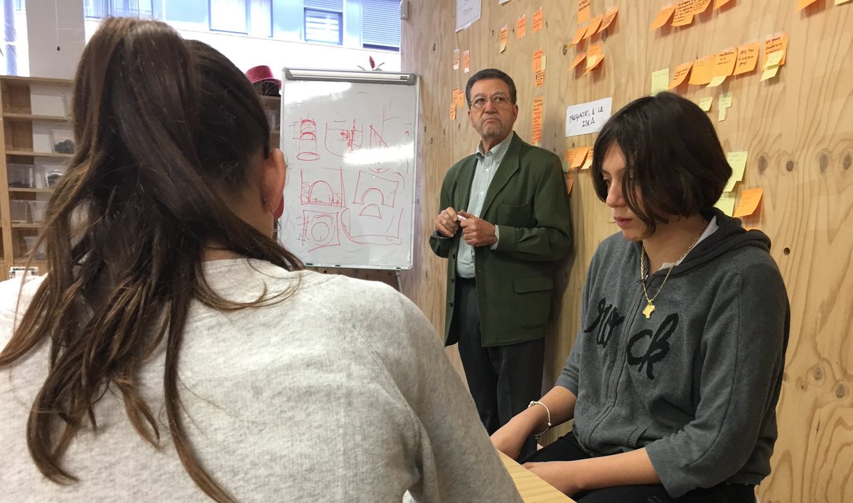 fsingeniumTEAM's tweet image. Gracias a Miguel Ángel Gutierrez, profesor de Materiales de la Universidad de Navarra por reunirse con nosotros para resolvernos dudas de nuestro proyecto de #FLLHydroDynamics #FLL