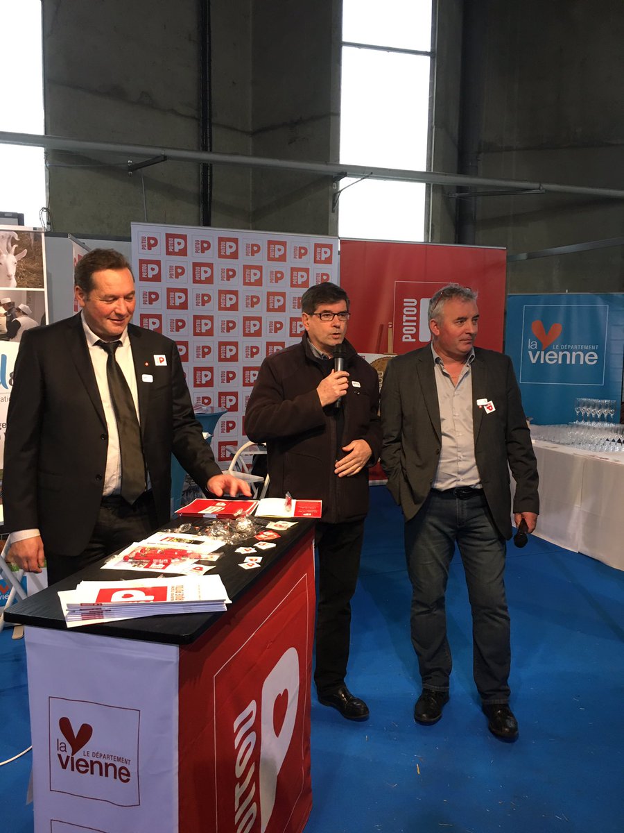 departement86's tweet photo. #JOGeoffroy & #BPrincay rappellent l'engagement du #Département : dévpt des #CircuitsCourts #Agrilocal86 & valorisation des produits #Poitou https://t.co/kFJd27HoYr
