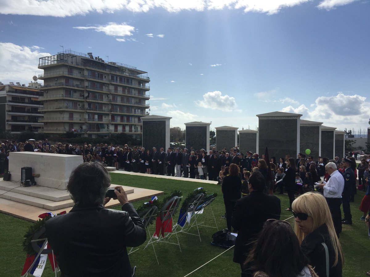 skilitsis's tweet photo. @CWGC #remberancesunday https://t.co/zKSV2fc6Sb